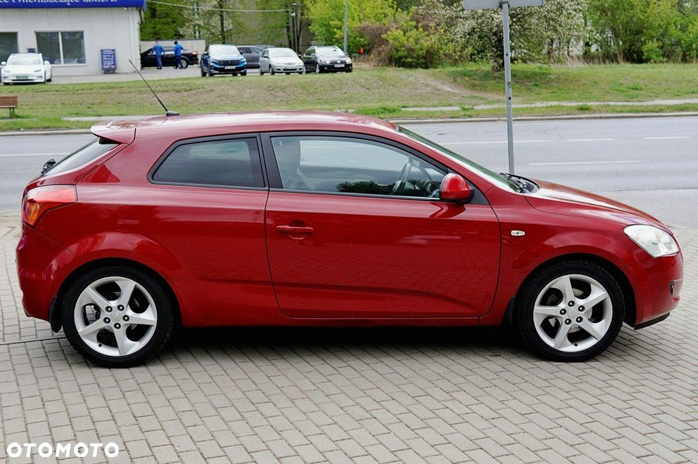 Kia Ceed - 4