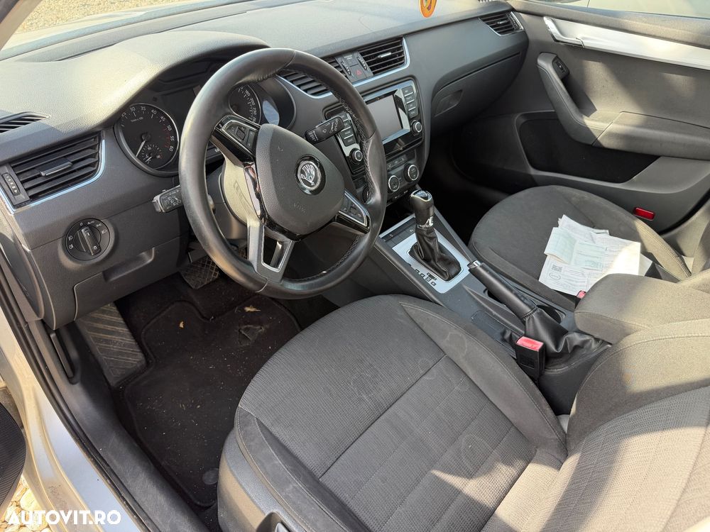 Skoda Octavia 2.0 TDI DSG Ambition - 2