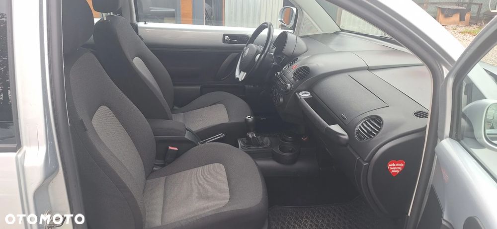 Volkswagen New Beetle - 15