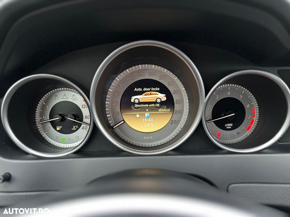 Mercedes-Benz C 180 CGI BlueEFFICIENCY - 26