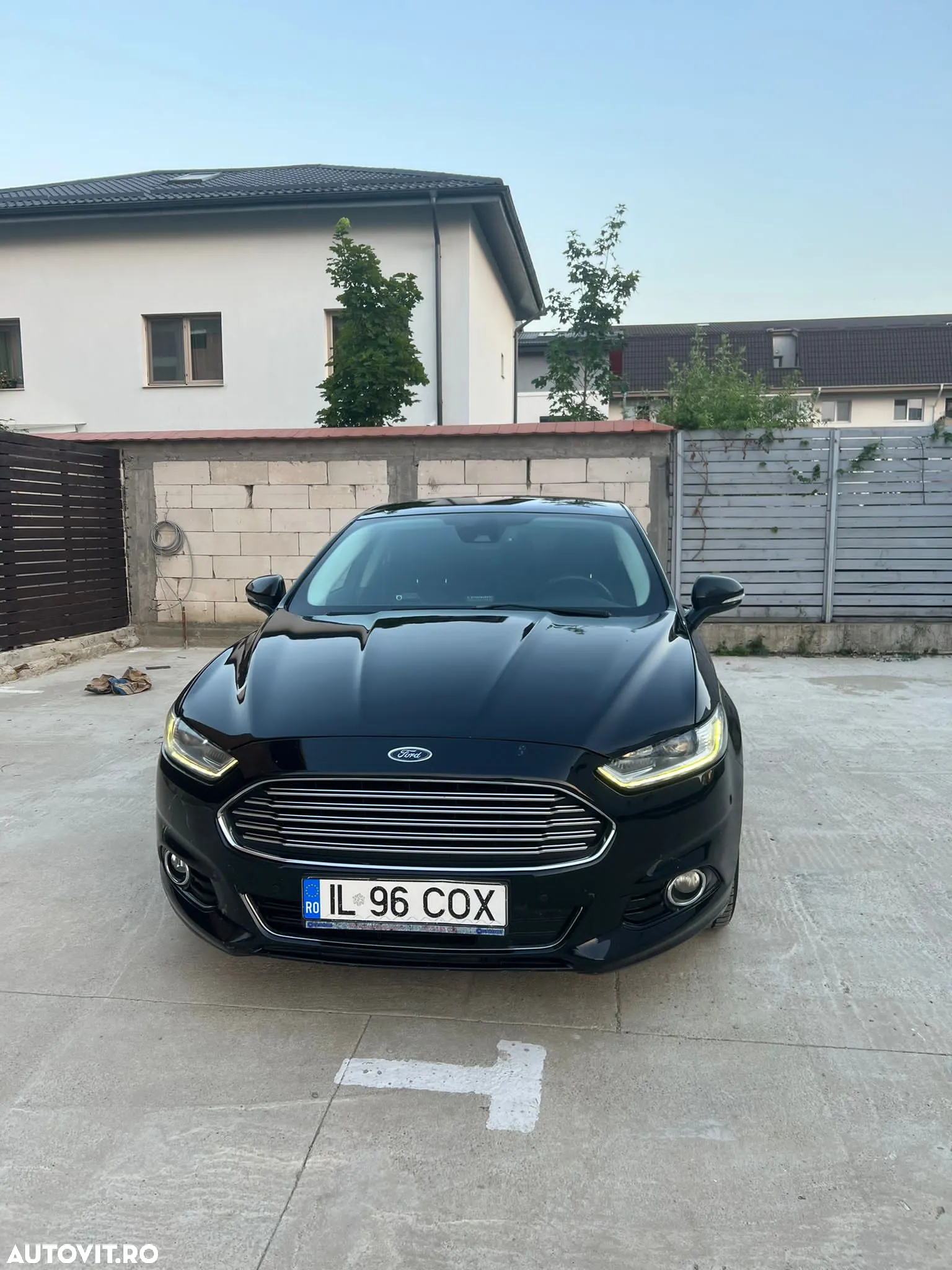 Ford Mondeo 2.0 EcoBoost Powershift Titanium - 33