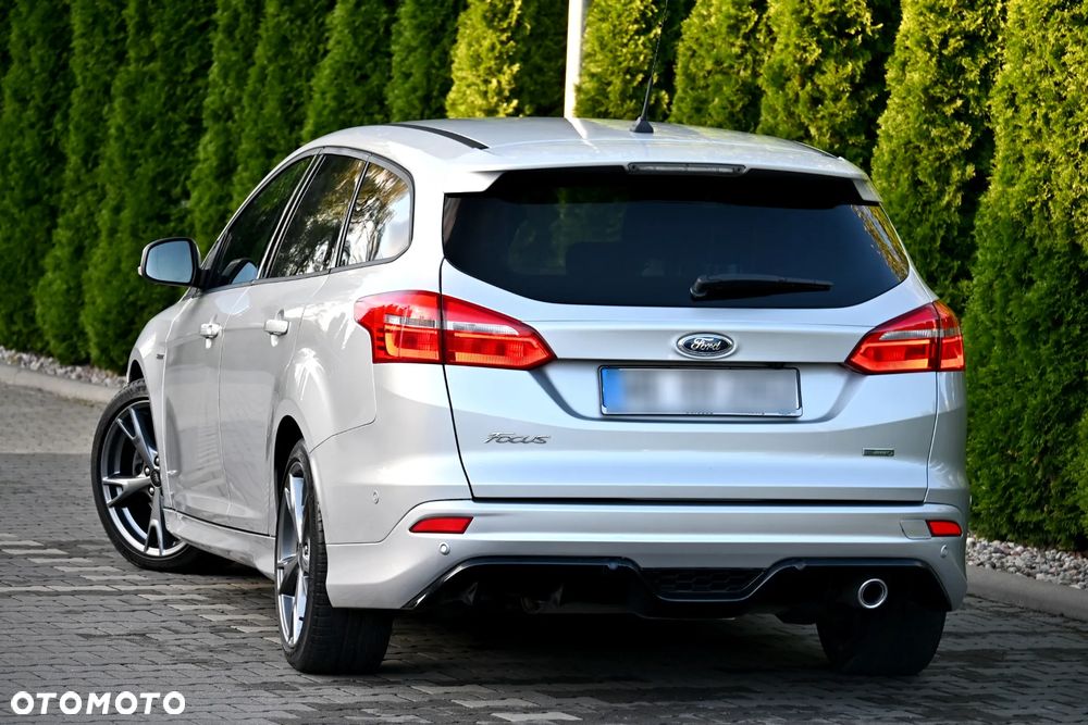 Ford Focus 1.5 EcoBoost ST-Line - 15