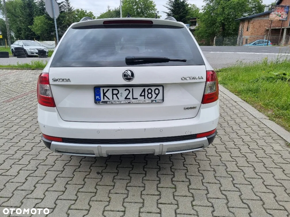 Skoda Octavia Scout 2.0 TDI 4x4 DSG - 6