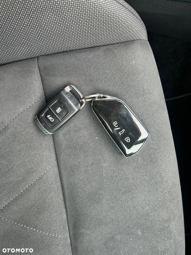 Volkswagen Golf - 22