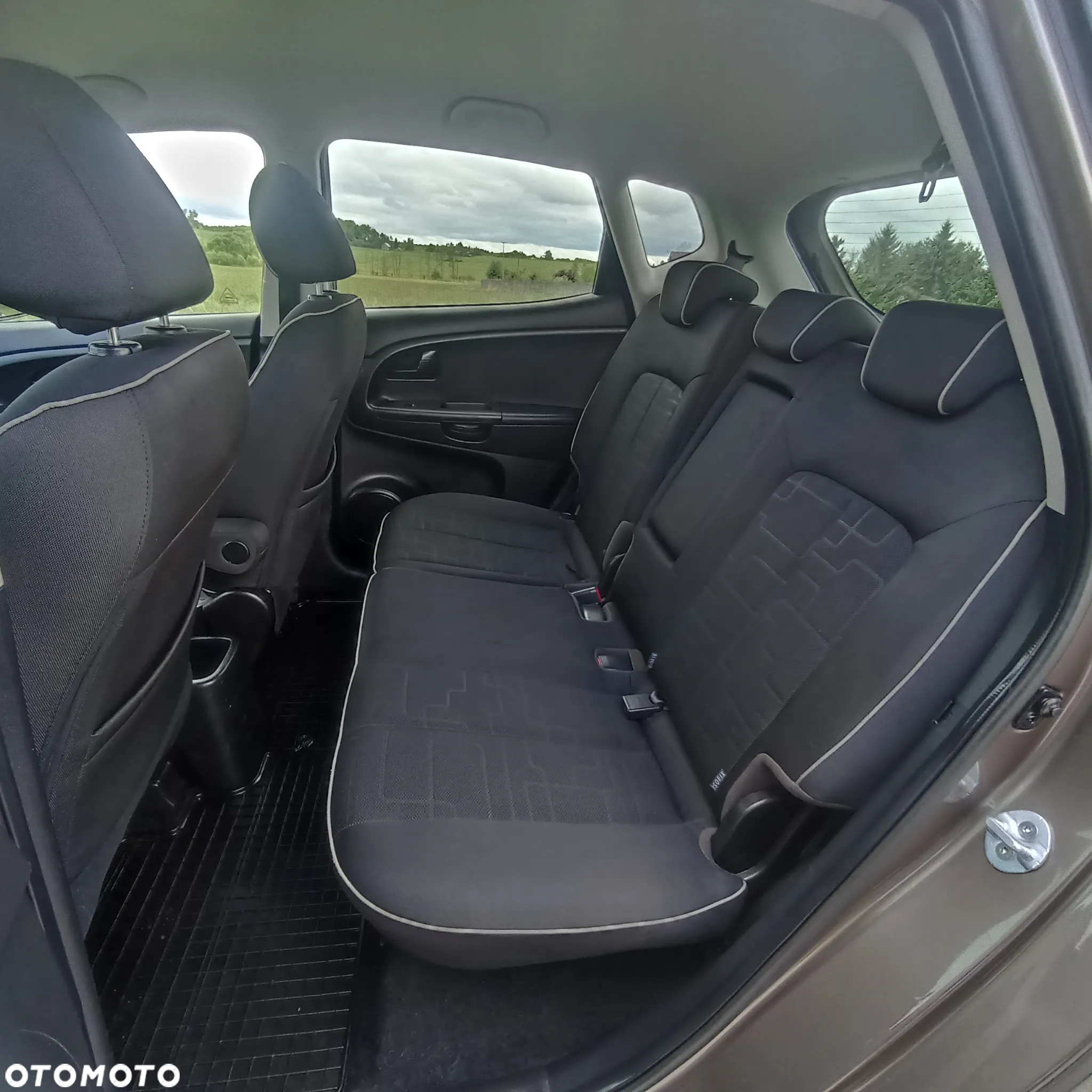 Kia Venga 1.6 CRDi 128 Titanium Collection - 19