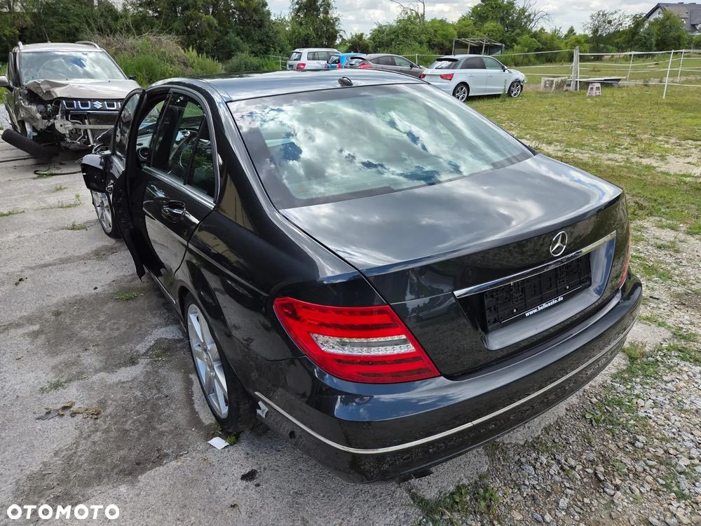 Mercedes-Benz Klasa C 180 (BlueEFFICIENCY) Avantgarde - 4