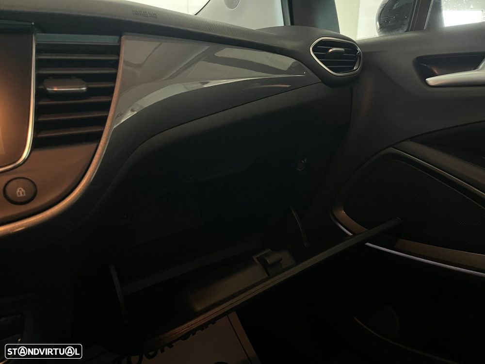 Opel Crossland 1.2 T Design & Tech - 18