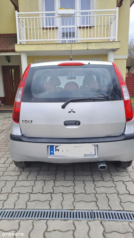 Mitsubishi Colt - 4