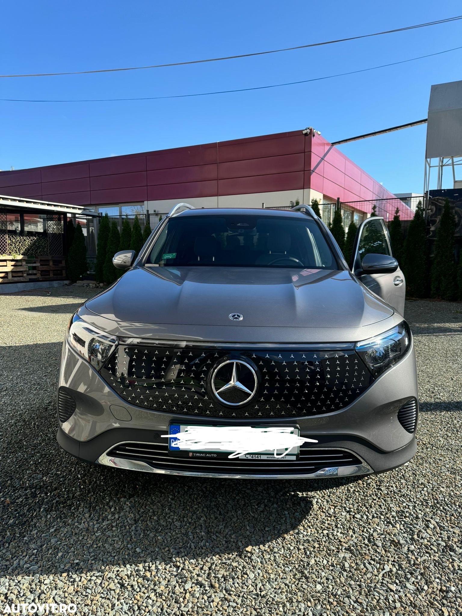 Mercedes-Benz EQB 300 4MATIC - 8