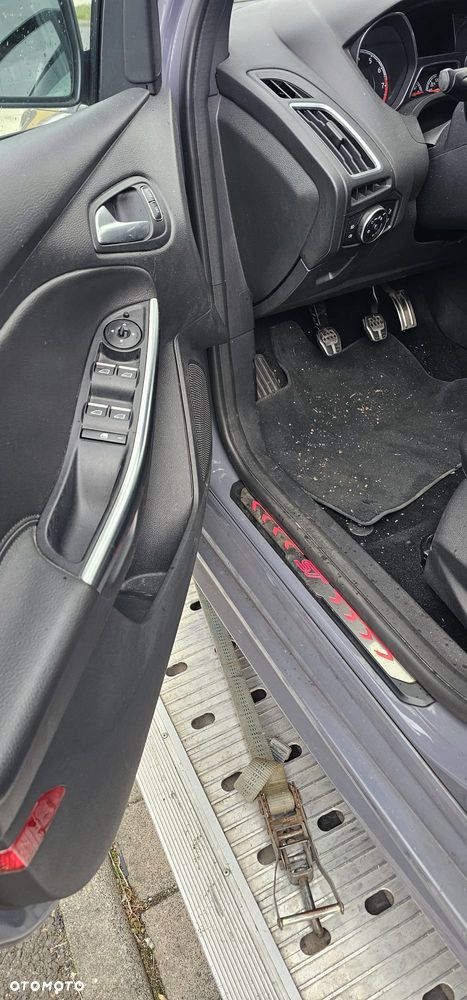 Ford Focus 2.0 EcoBoost ST mit Leder-Sport-Paket - 11