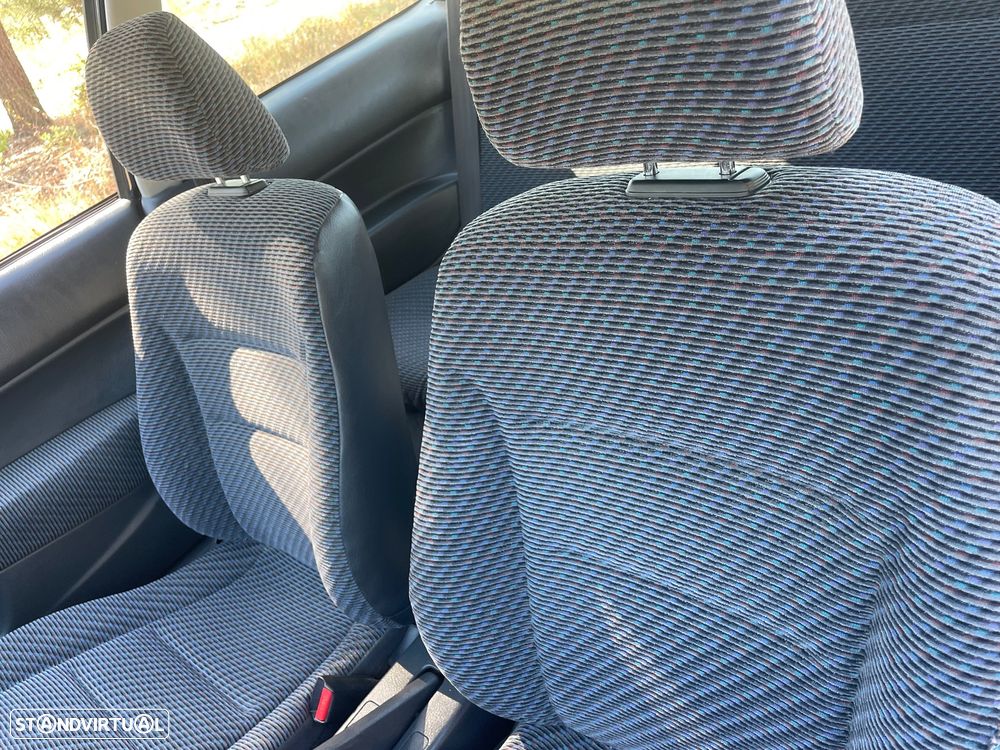 Honda Civic 1.4i S - 11