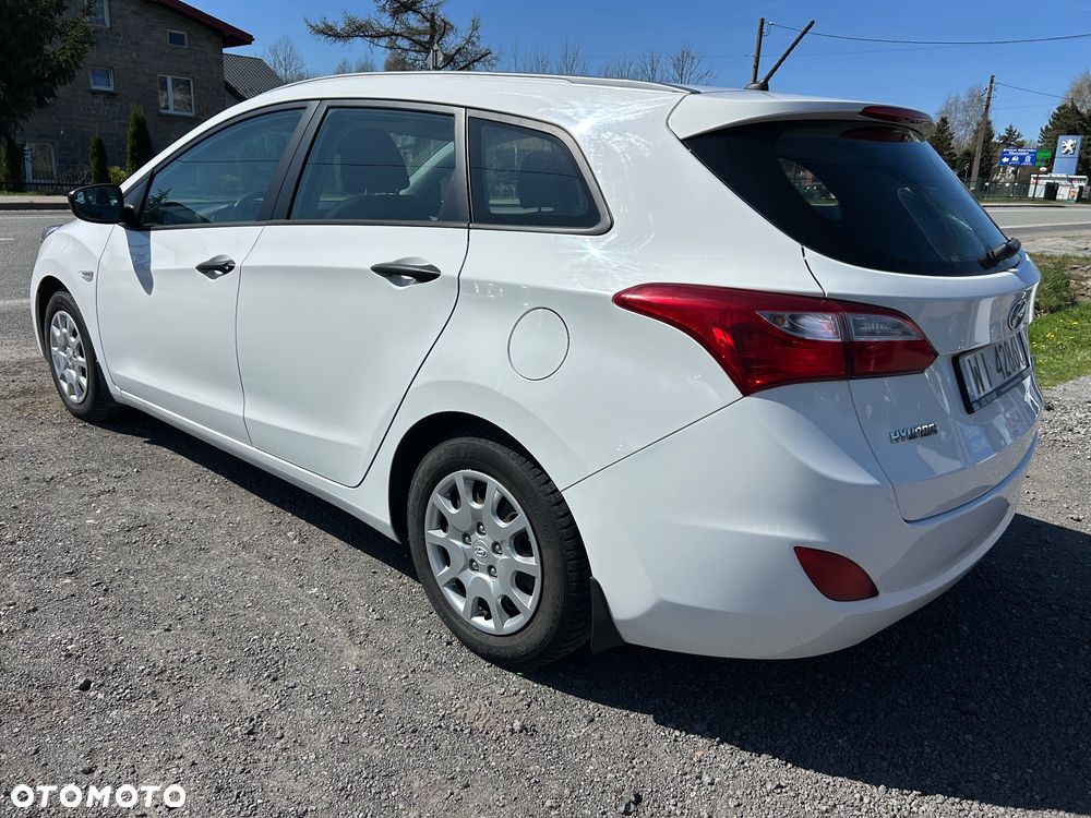 Hyundai i30 1.6 Comfort - 12