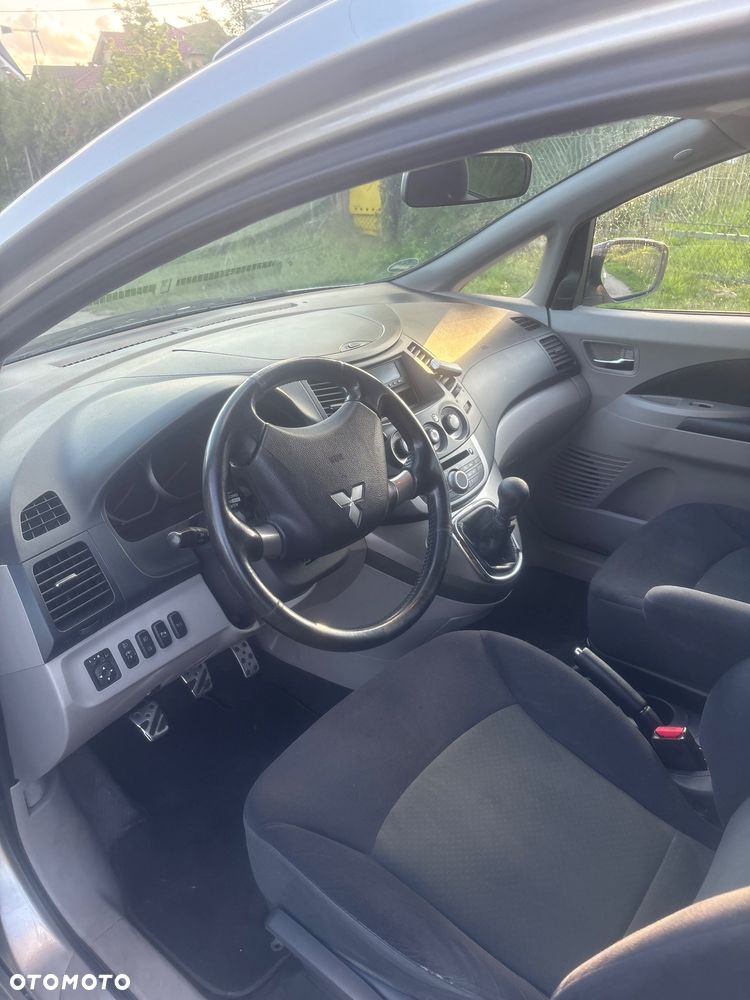 Mitsubishi Grandis 2.0 DI-D 7-Sitzer Intense - 10