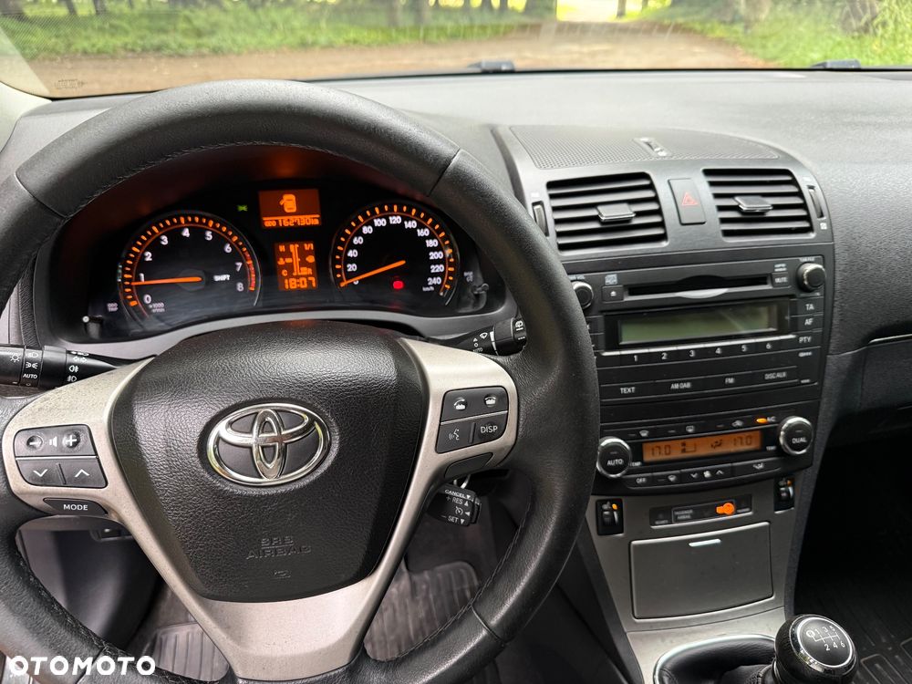 Toyota Avensis 1.8 Life - 12