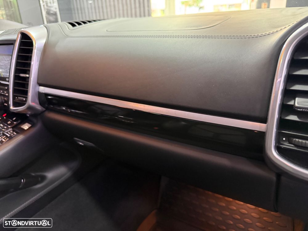 Porsche Cayenne Diesel Tiptronic S - 23