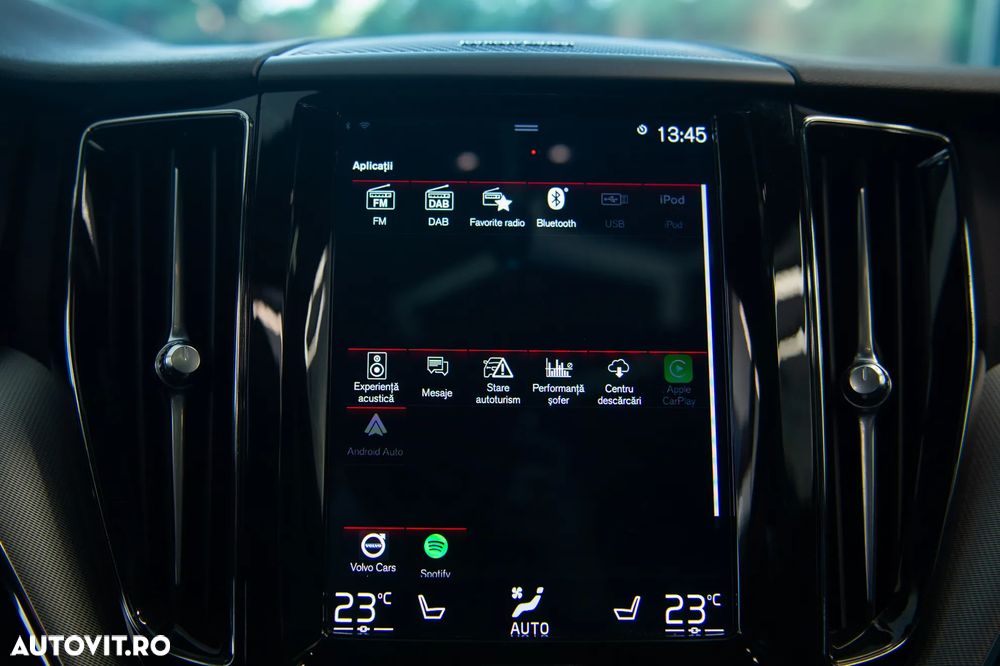 Volvo XC 60 Recharge T8 Twin Engine eAWD R-Design - 25