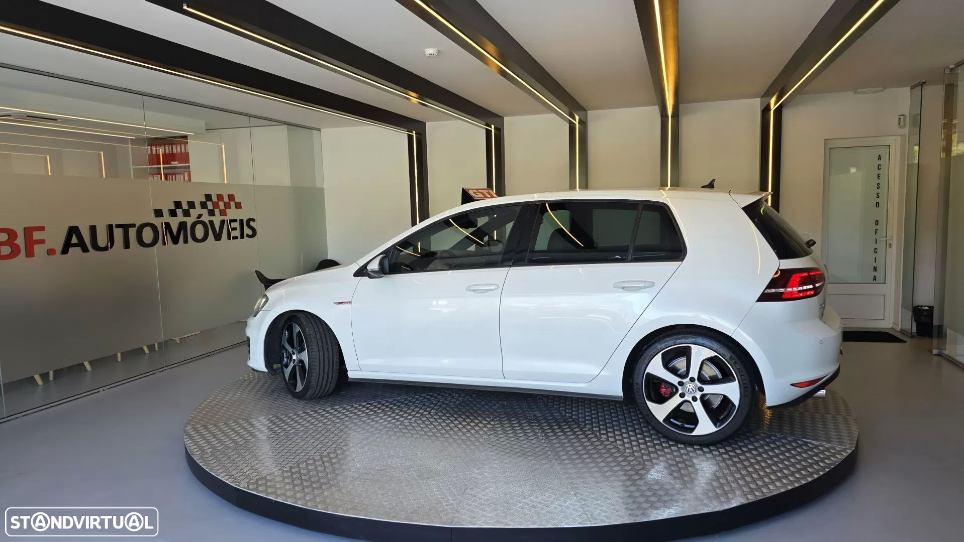 VW Golf 2.0 TSi GTi DSG Performance - 13