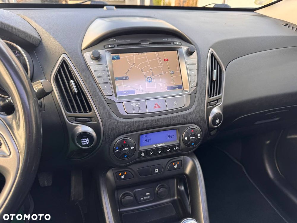 Hyundai ix35 1.7 CRDi 2WD blue Finale Gold - 27