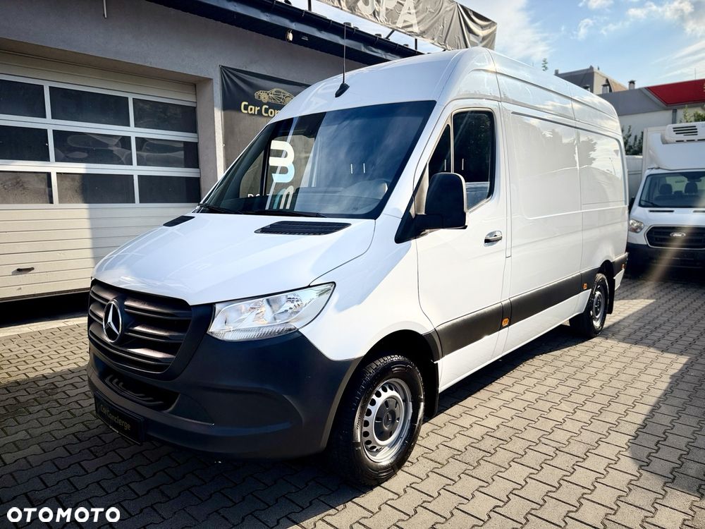 Mercedes-Benz Sprinter - 1