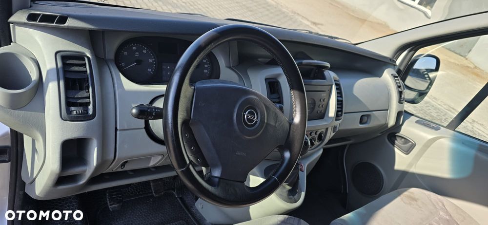 Opel Vivaro - 15