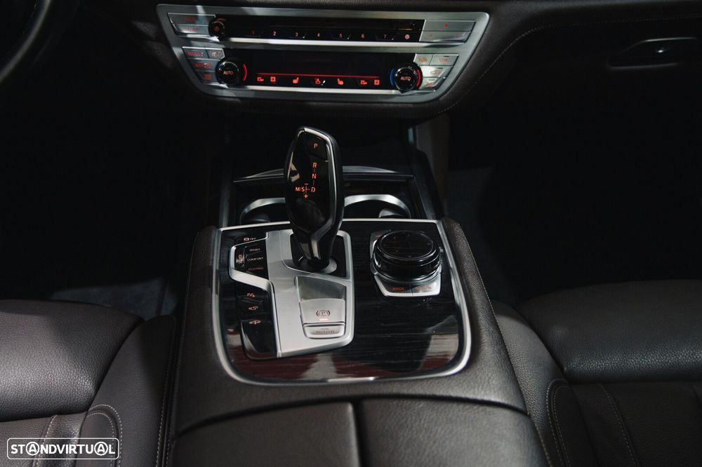 BMW 730 d Pack M - 11