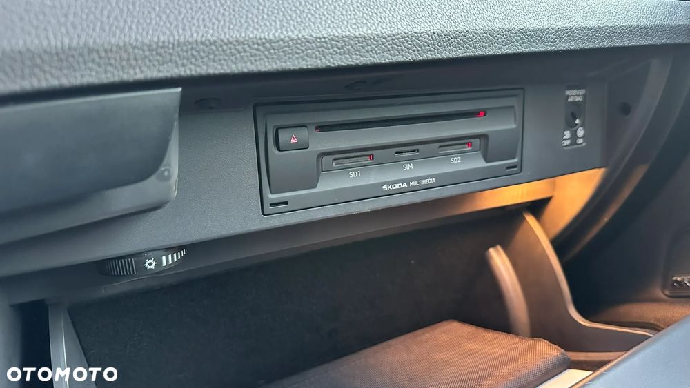 Skoda Superb 2.0 TDI SCR 4x4 L&K DSG - 29