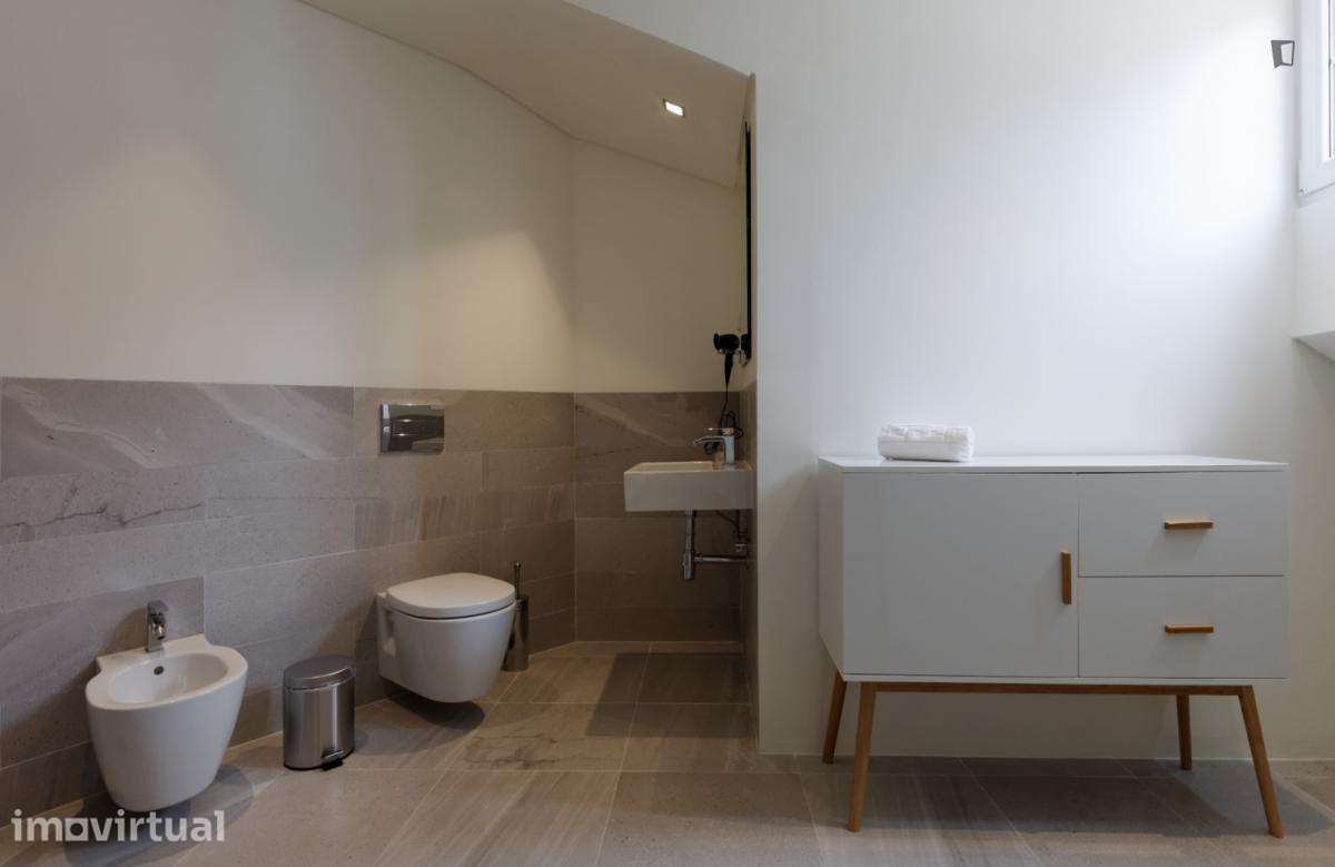 Apartamento com 1 quartos - localizado em Princípe Real Lisbon - Grande imagem: 5/7