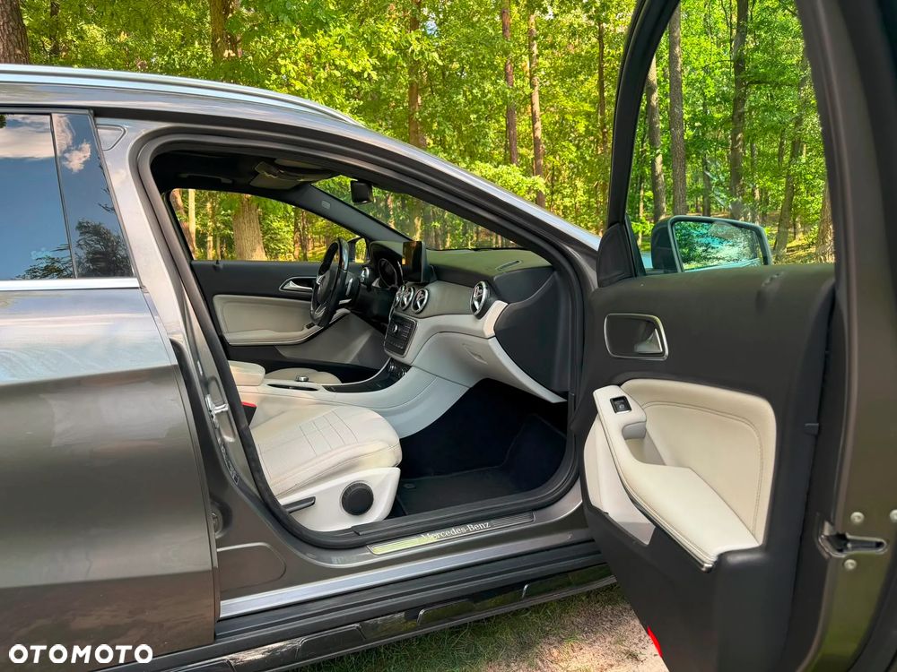 Mercedes-Benz GLA 220 d 4-Matic AMG Line - 17