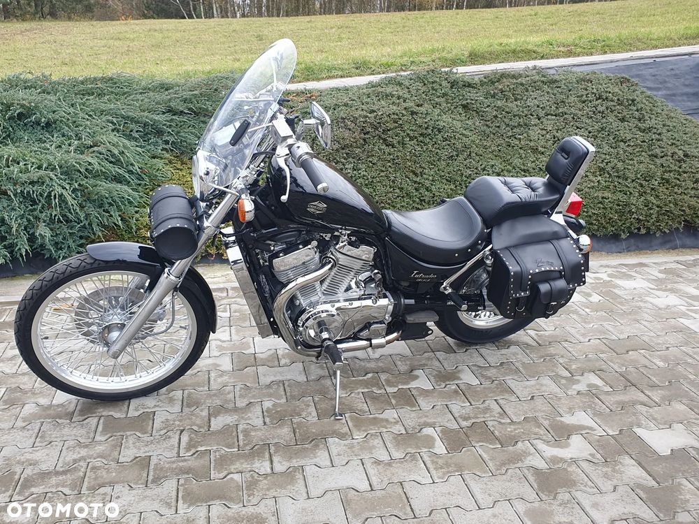 Suzuki Intruder - 6