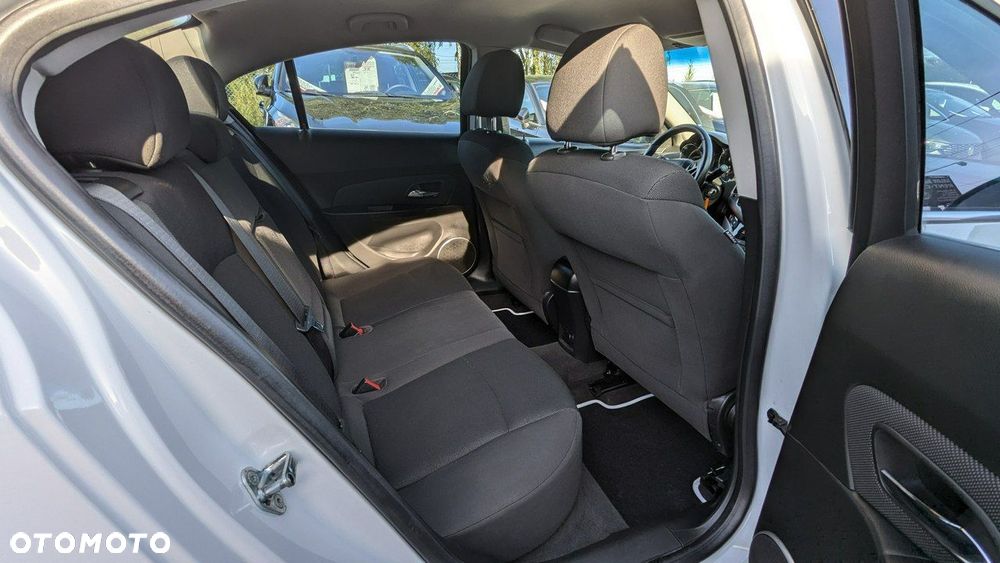 Chevrolet Cruze - 16