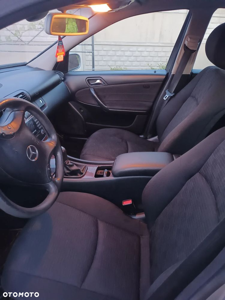 Mercedes-Benz Klasa C 200 CDI Elegance - 10