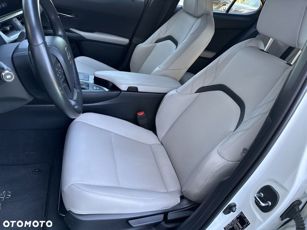 Lexus UX - 23