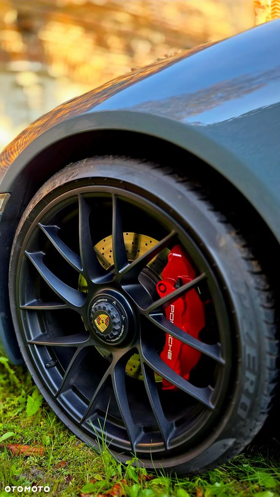 Porsche 911 Targa 4 GTS PDK - 11