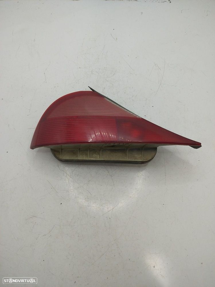 Farolim Stop Esq Lancia Y (840_) - 1