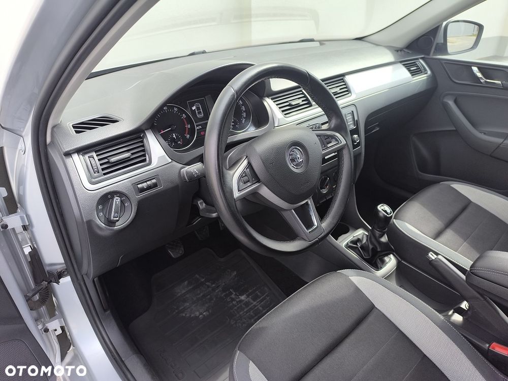 Skoda RAPID 1.2 TSI Ambition - 23