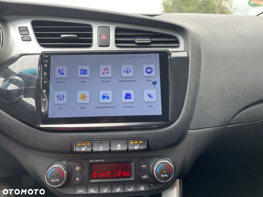 Kia Ceed 1.6 GDI Dream Team Edition - 16