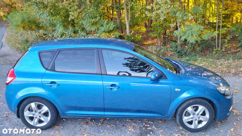Kia Ceed - 27