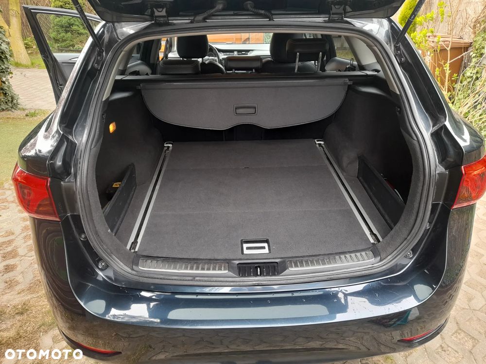 Toyota Avensis 2.0 D-4D Prestige - 19