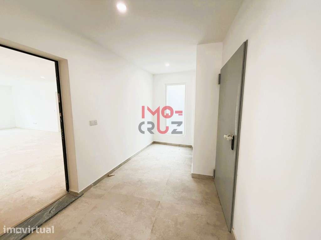 Apartamento T2 Moderno com Elevador e 2 Lugares de Garagem Fonte Gr... - Grande imagem: 2/23