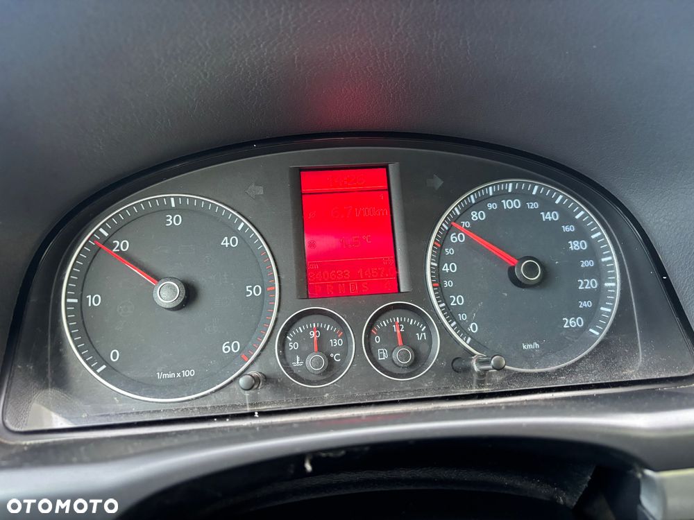 Volkswagen Touran 2.0 TDI DPF Highline DSG - 12