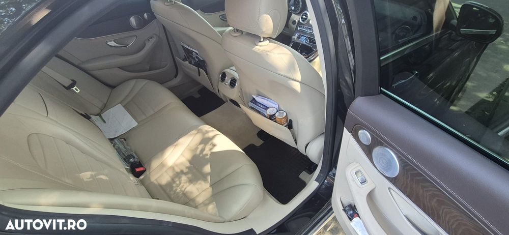 Mercedes-Benz C - 9