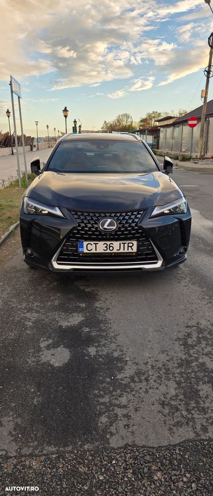 Lexus UX 250h 2.0L HEV 20H- (178 HP) 4X4 CVT Luxury - 2