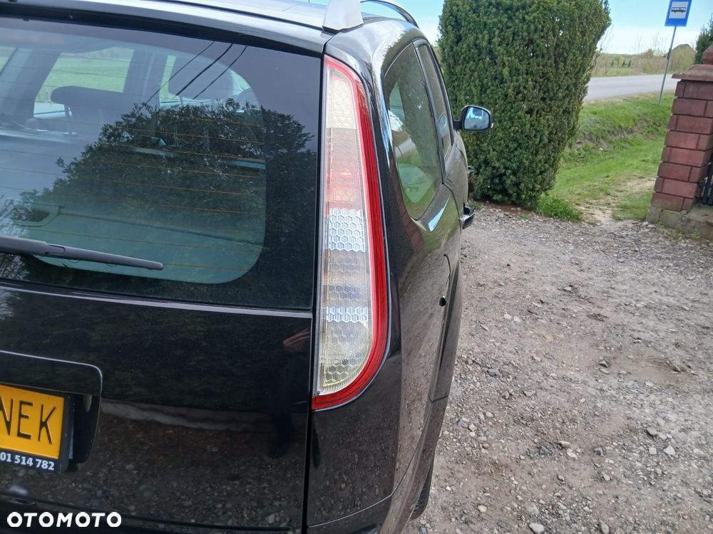 Ford Focus 1.6 16V Ambiente - 17