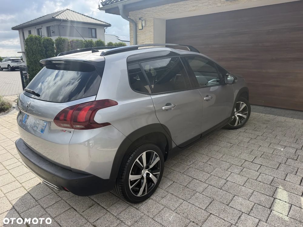 Peugeot 2008 - 8