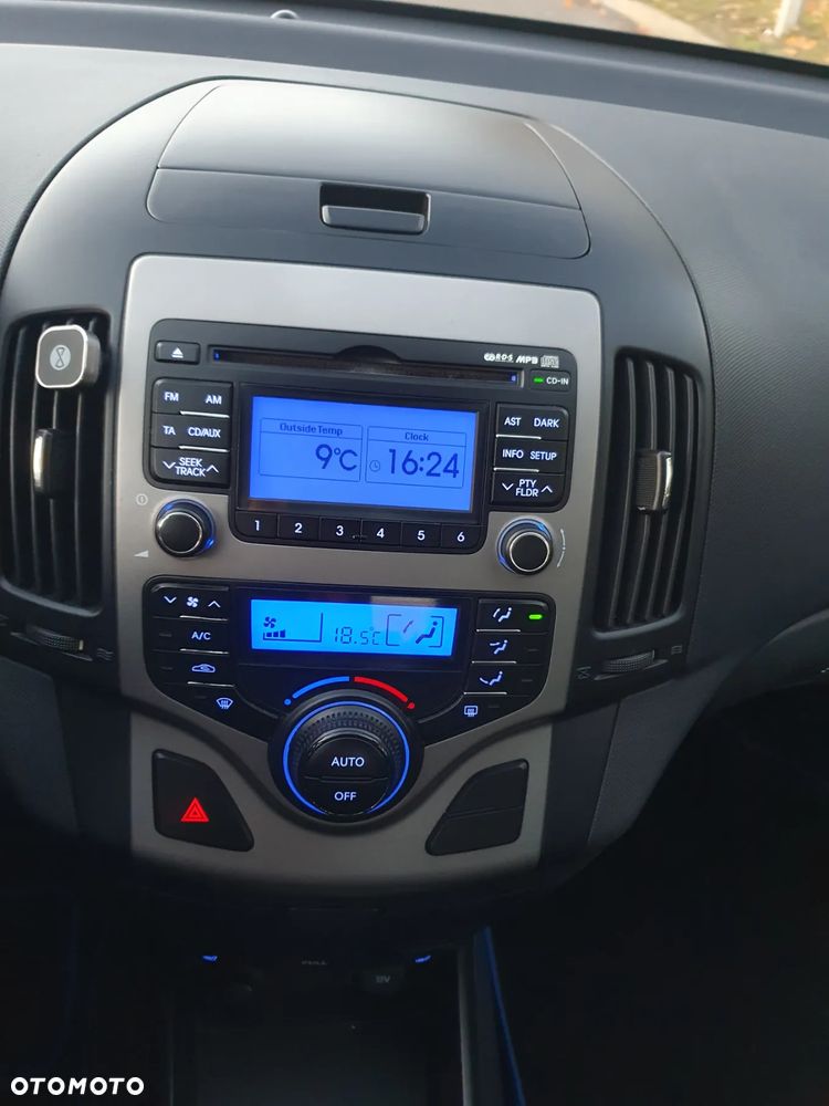 Hyundai i30 2.0 Premium - 18