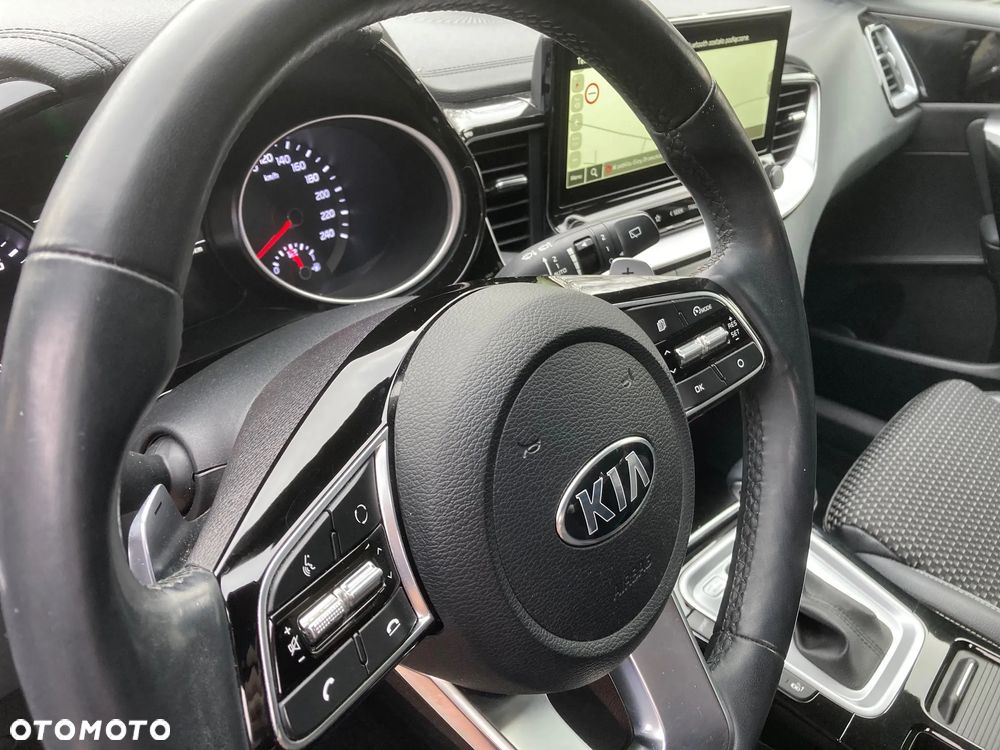 Kia XCeed 1.5 T-GDI Business Line DCT - 22