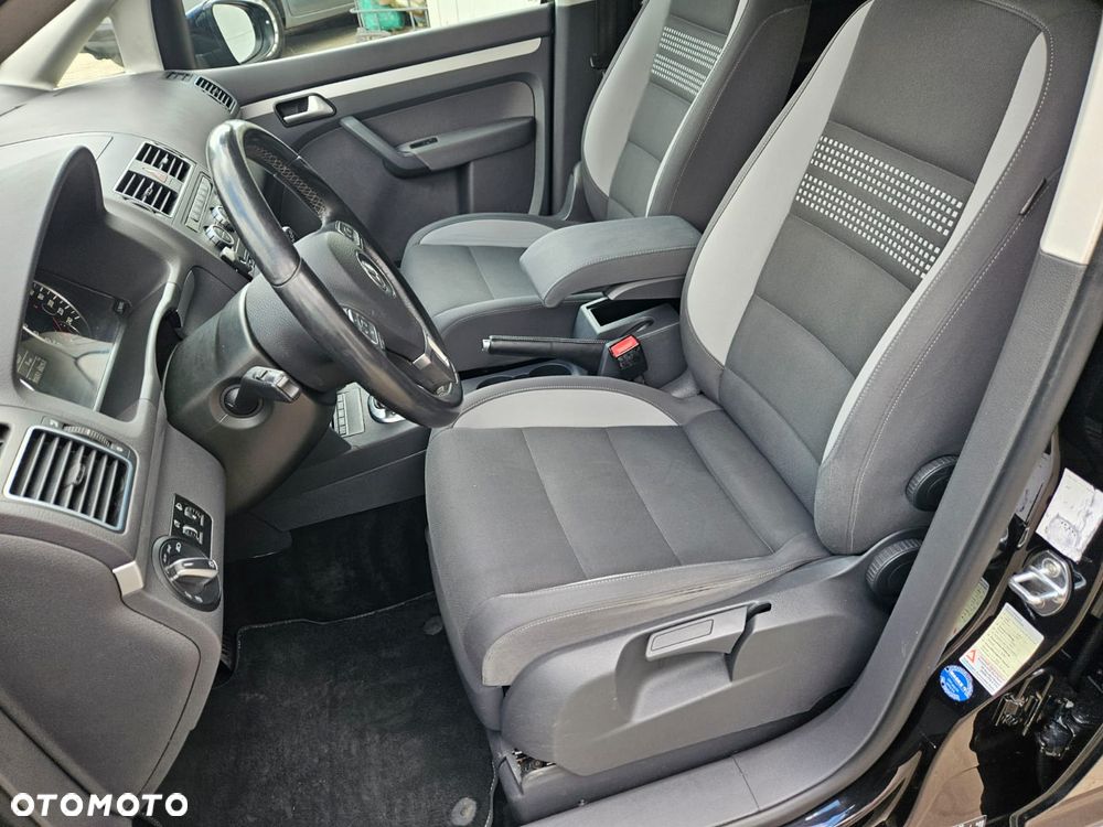 Volkswagen Touran 2.0 TDI DPF DSG Life - 18