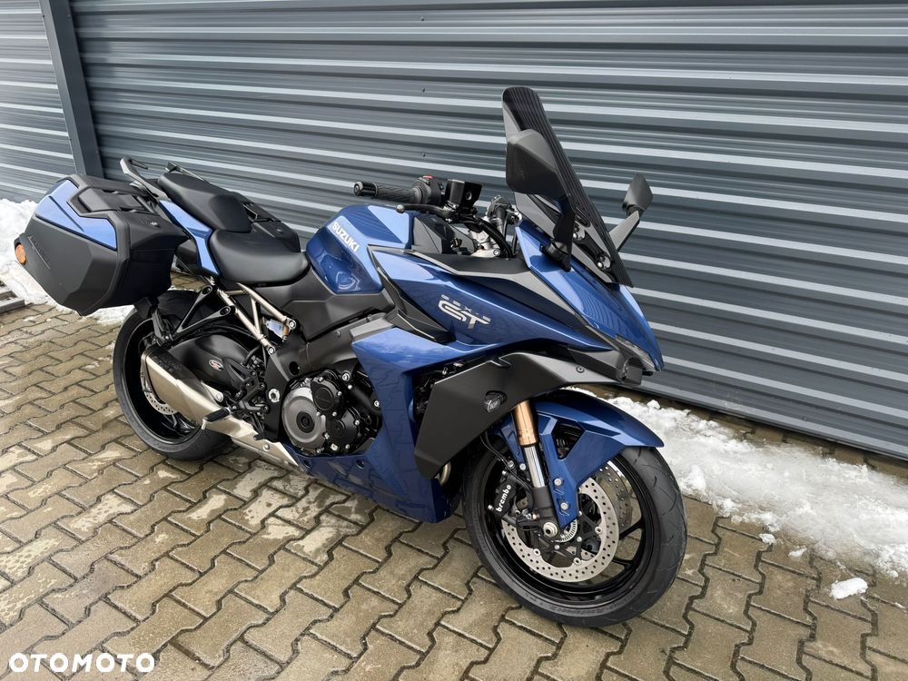 Suzuki GSX - 2