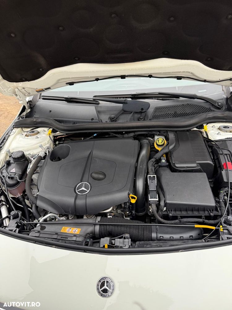 Mercedes-Benz CLA - 12