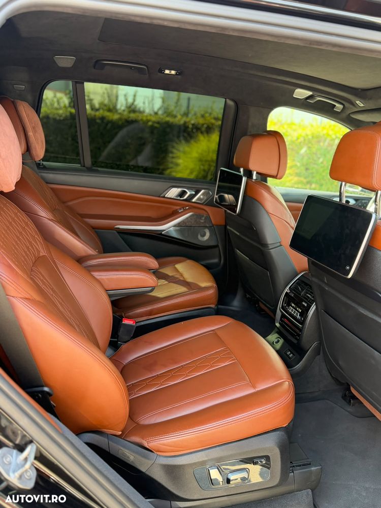 BMW X7 M50d - 10